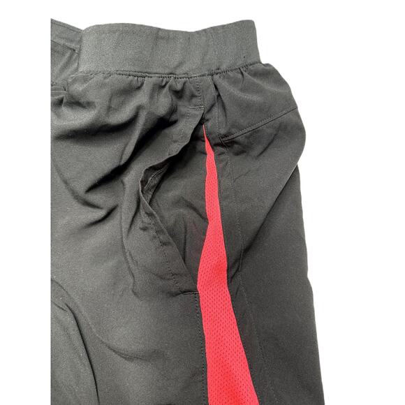 Under Armour Running Shorts Men’s M Black Pink Fitted Training 1361493 - Picture 6 of 9